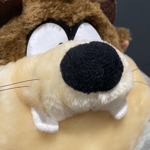 Looney Tunes: Tasmanian Devil w/Christmas Stocking (1997) - Stuffed Animal - Picture 6 of 9